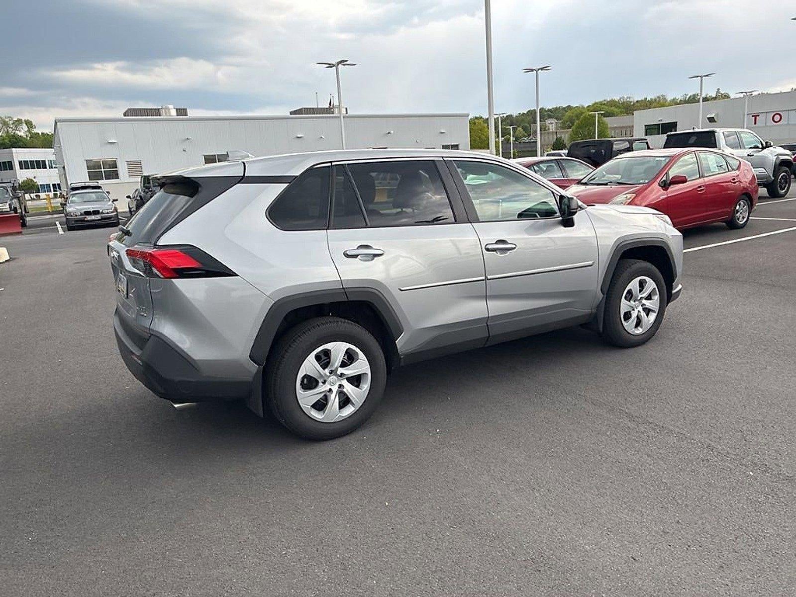 2025 Toyota RAV4 LE AWD (Natl)