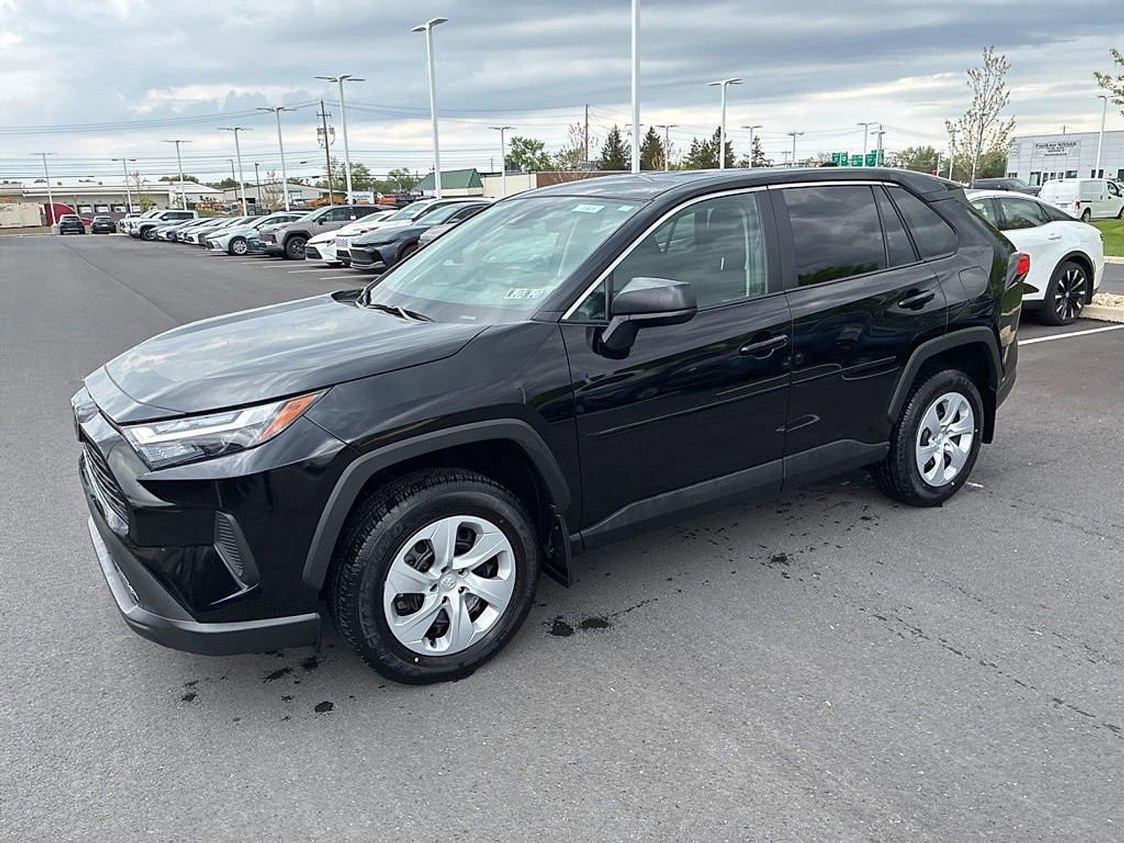 2025 Toyota RAV4 LE AWD (Natl)