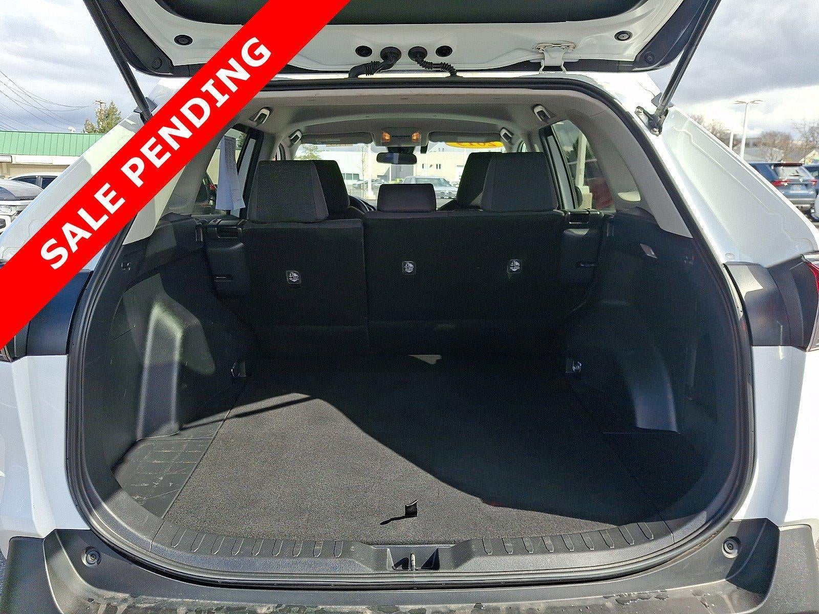 2019 Toyota RAV4 Hybrid LE AWD (Natl)