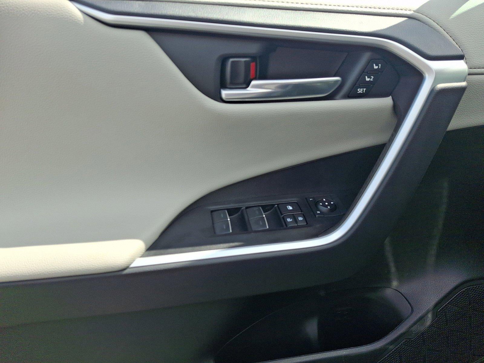 2025 Toyota RAV4 Limited AWD (GS)