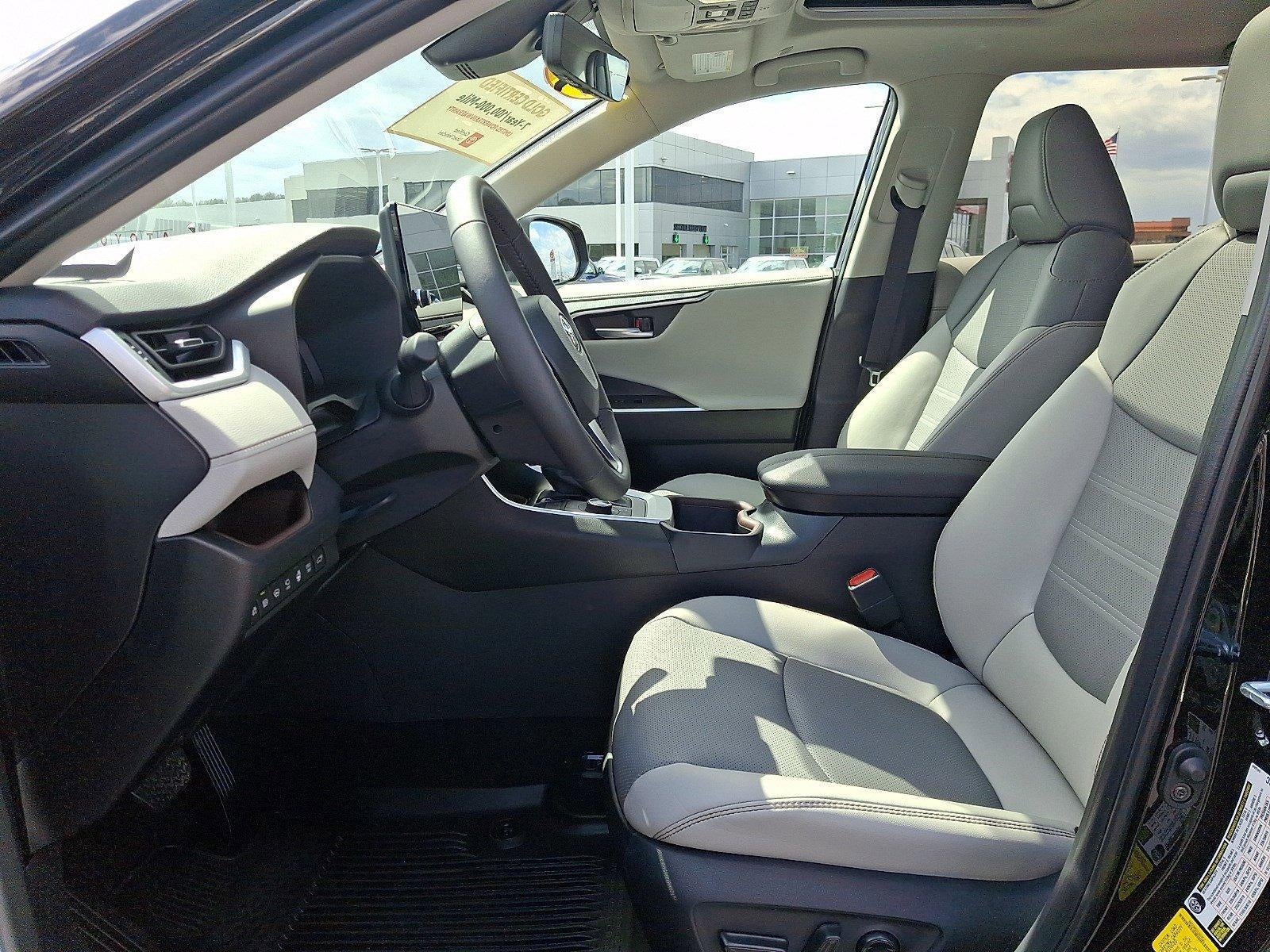 2025 Toyota RAV4 Limited AWD (GS)