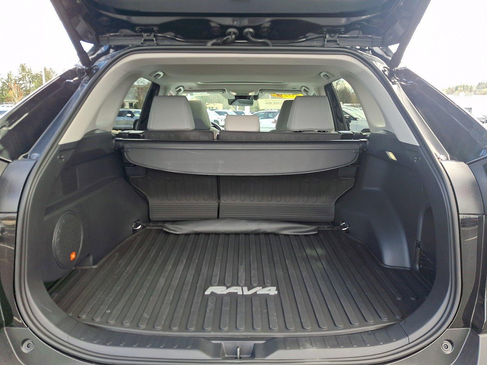 2025 Toyota RAV4 Limited AWD (GS)