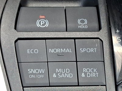 2025 Toyota RAV4 XLE AWD (Natl)
