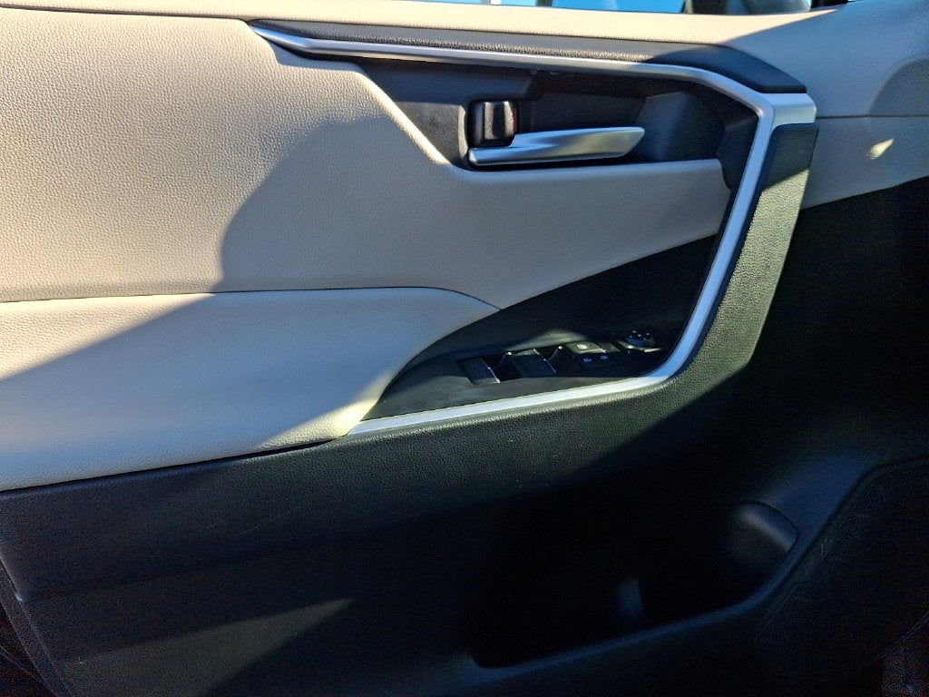 2025 Toyota RAV4 XLE CERTIFIED