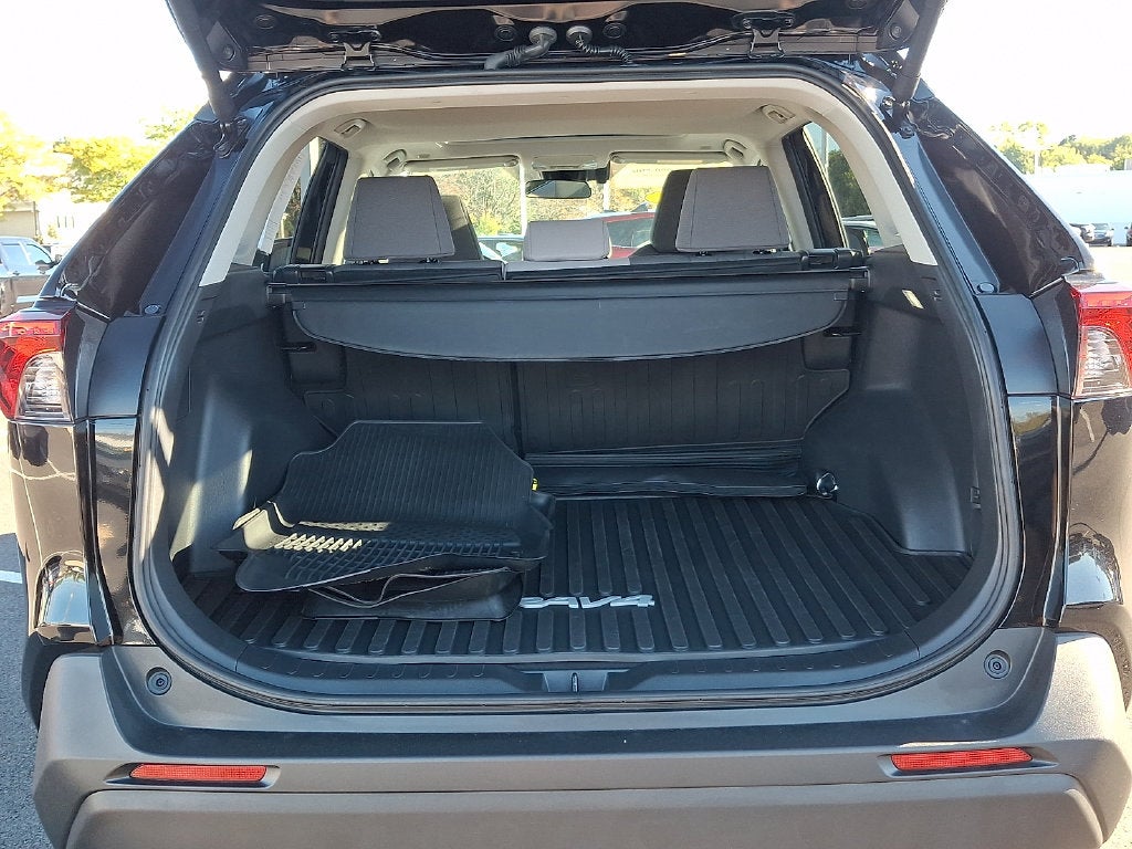 2025 Toyota RAV4 XLE CERTIFIED