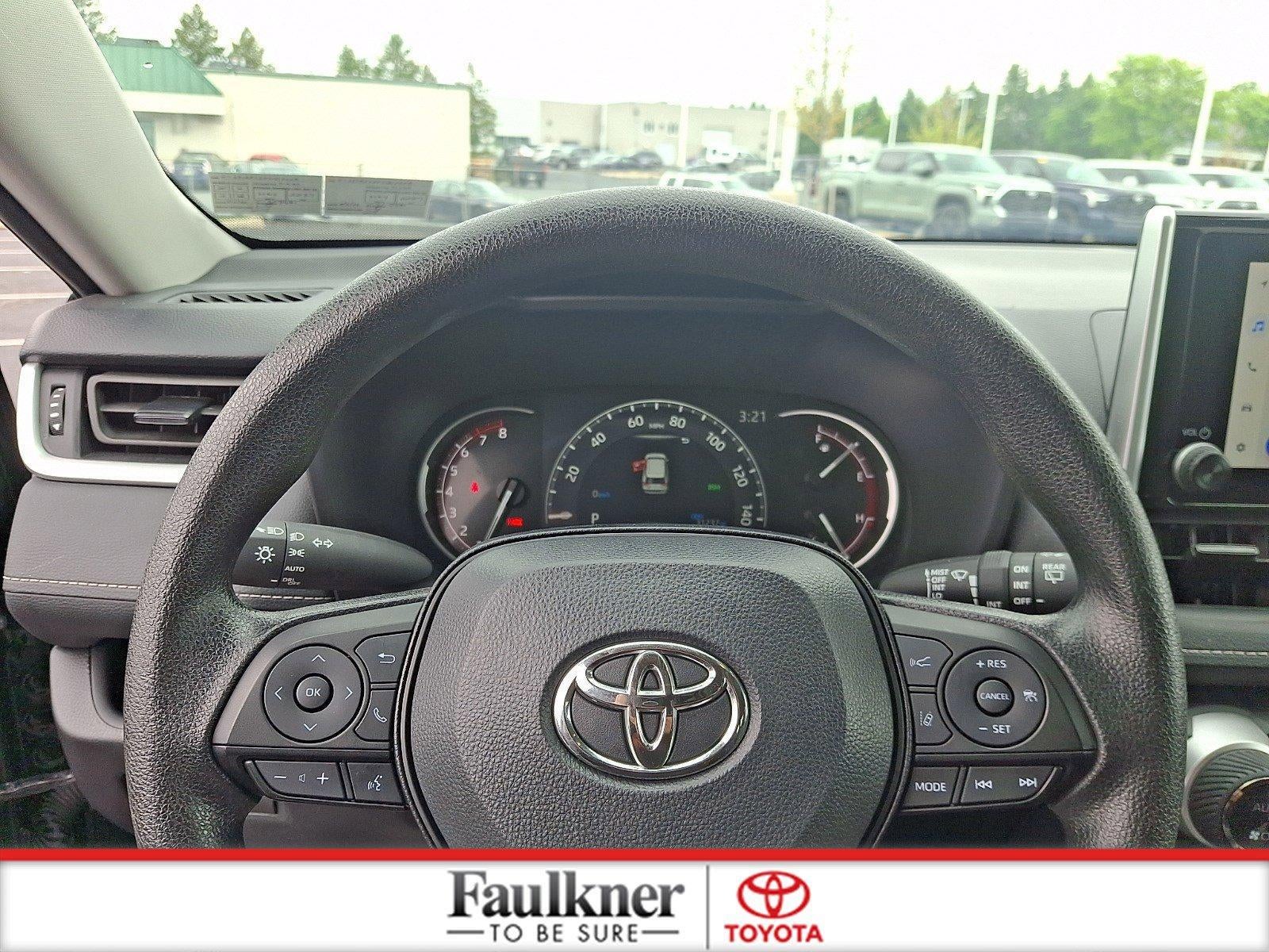 2025 Toyota RAV4 XLE AWD (Natl)
