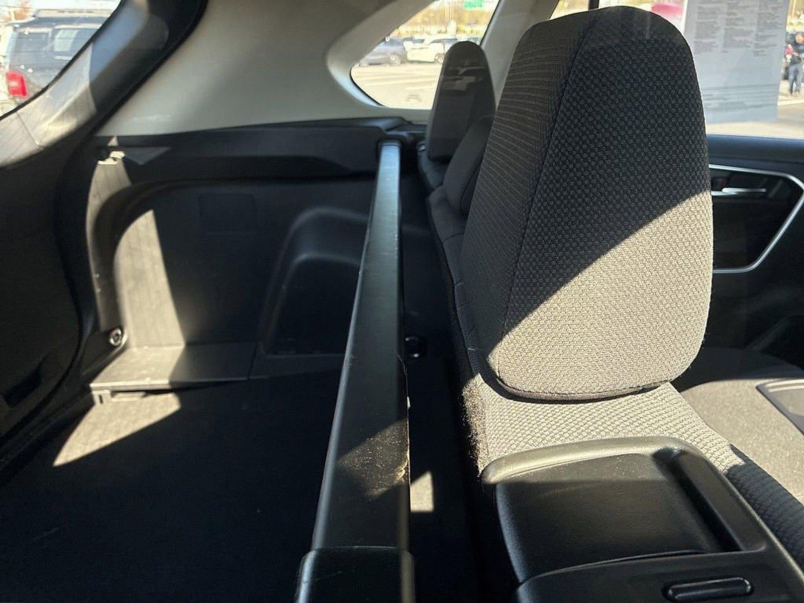 2025 Toyota RAV4 XLE AWD (Natl)