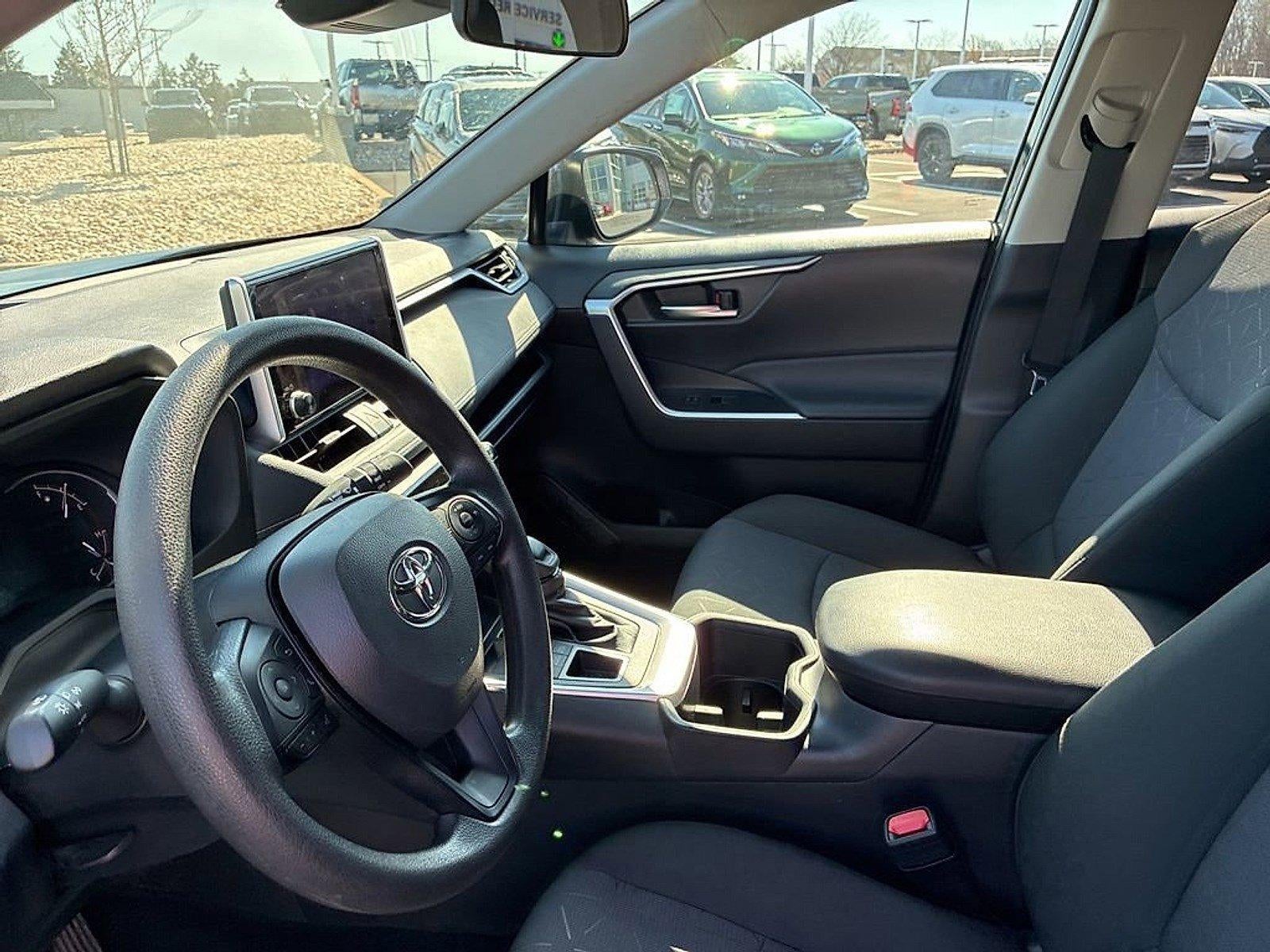 2025 Toyota RAV4 XLE AWD (Natl)