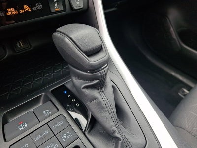 2025 Toyota RAV4 XLE AWD (Natl)