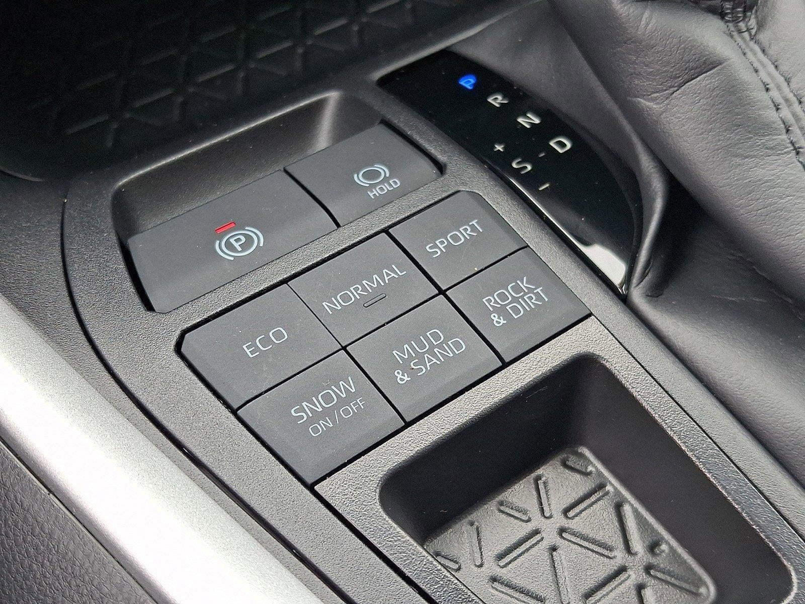 2025 Toyota RAV4 XLE AWD (Natl)