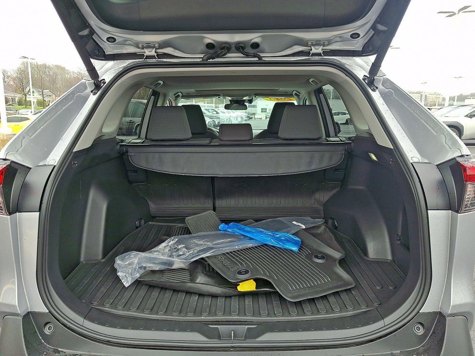 2025 Toyota RAV4 XLE AWD (Natl)