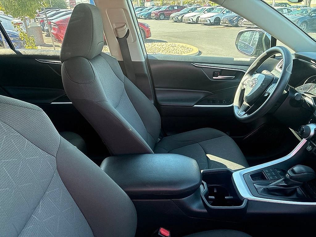 2025 Toyota RAV4 XLE AWD (Natl)