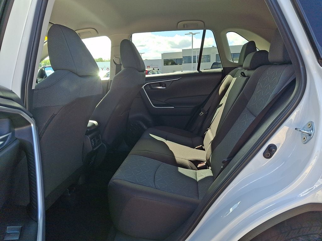 2025 Toyota RAV4 XLE AWD (Natl)