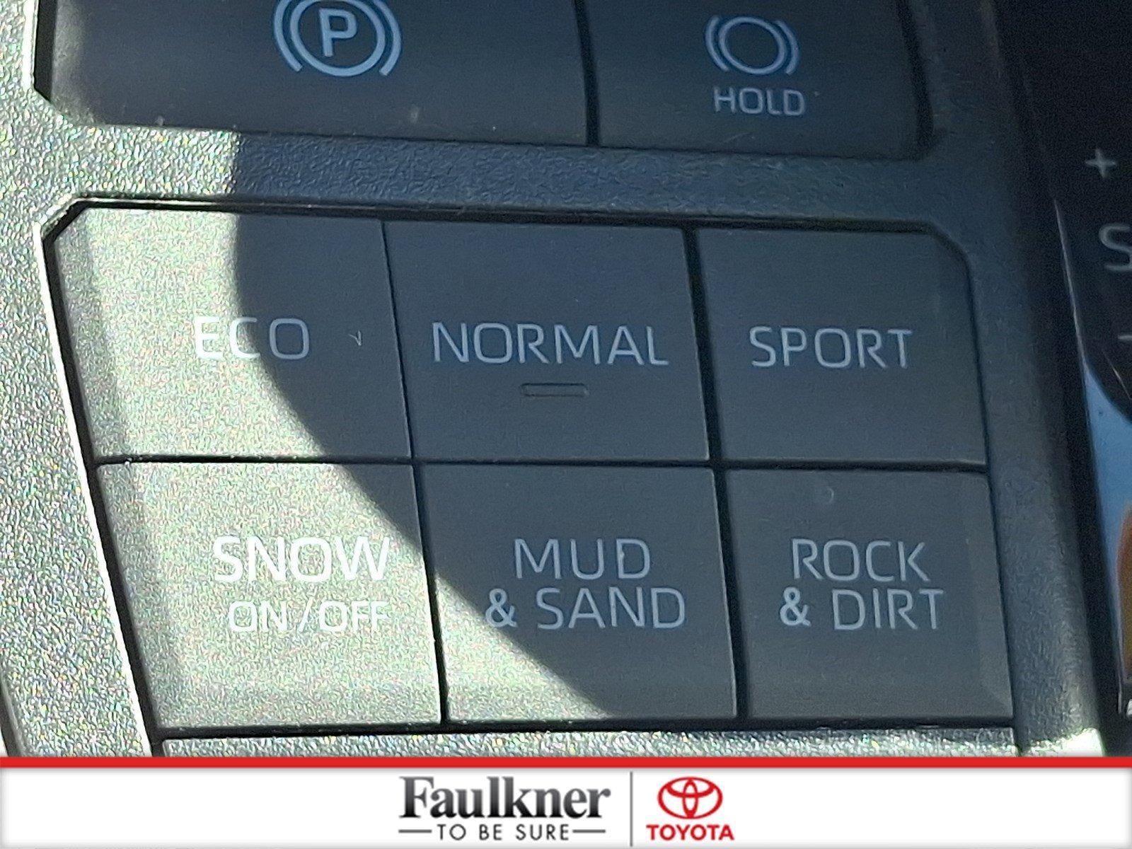 2025 Toyota RAV4 XLE AWD (Natl)