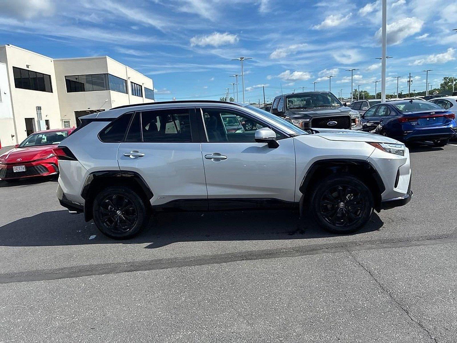 2024 Toyota RAV4 Hybrid SE AWD (Natl)