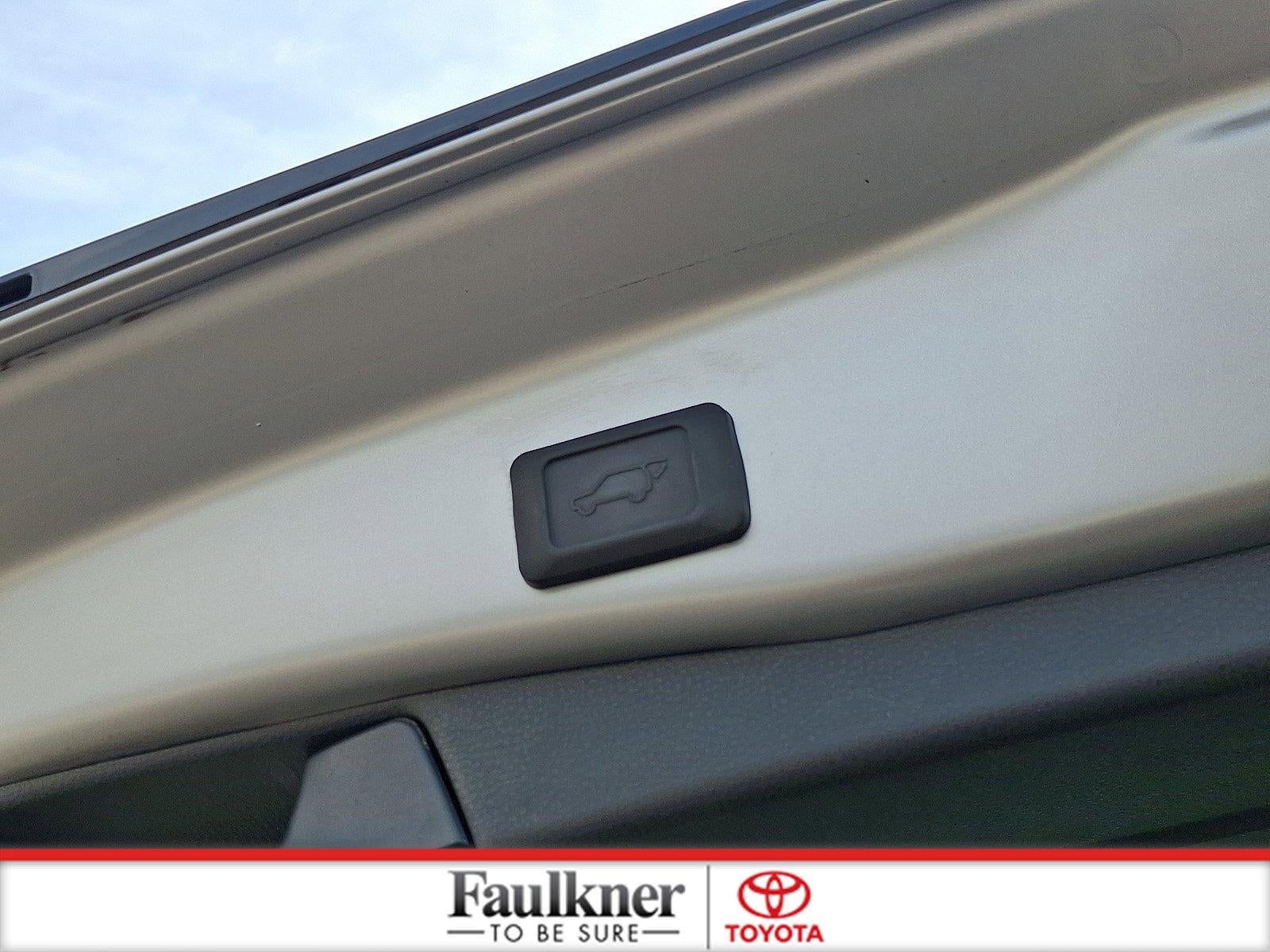 2024 Toyota RAV4 Hybrid SE AWD (Natl)