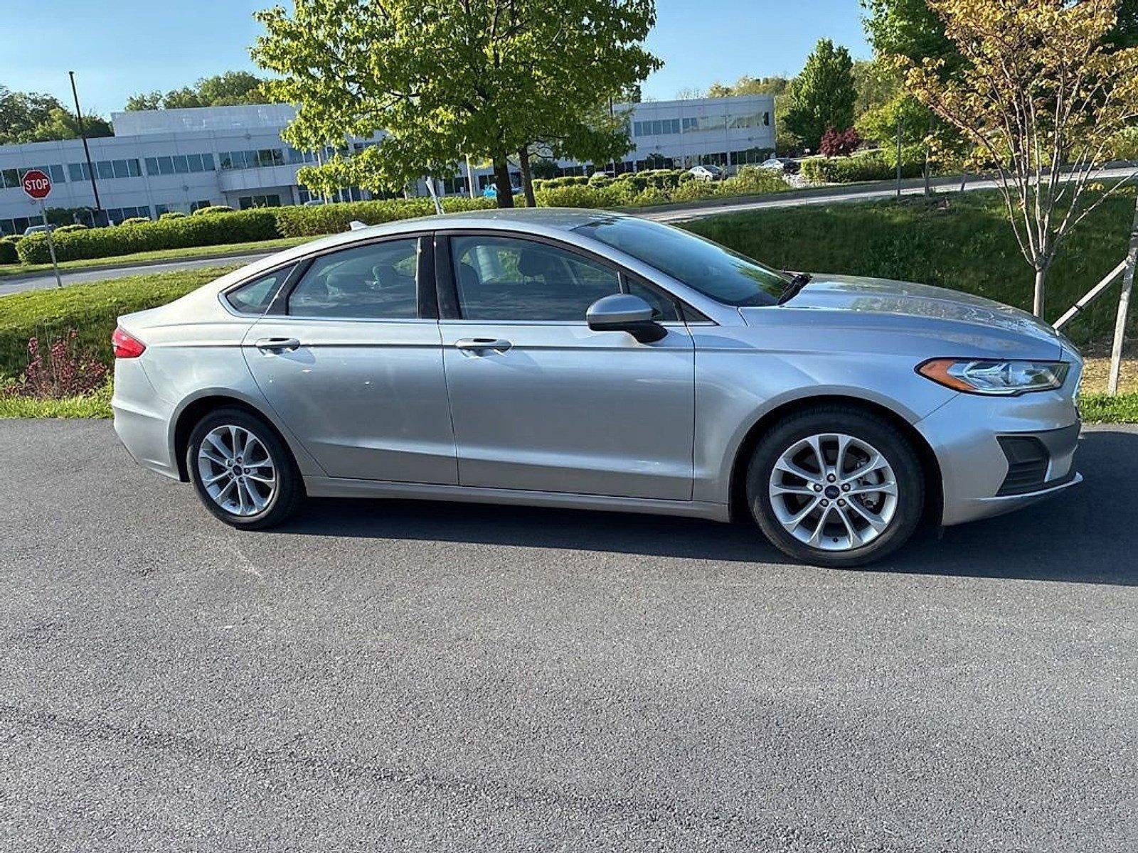 2020 Ford Fusion Hybrid SE FWD