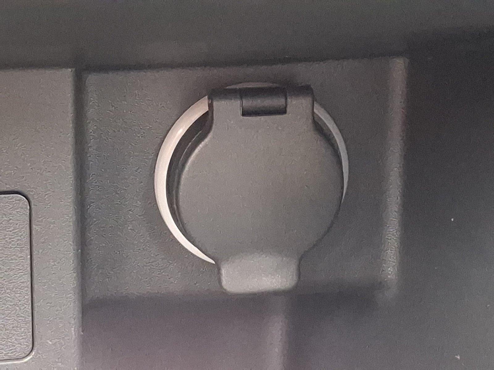 2023 Nissan Kicks SR FWD