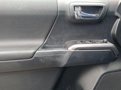 2017 Toyota Tacoma TRD Off Road Double Cab 5' Bed V6 4x4 AT (Natl)