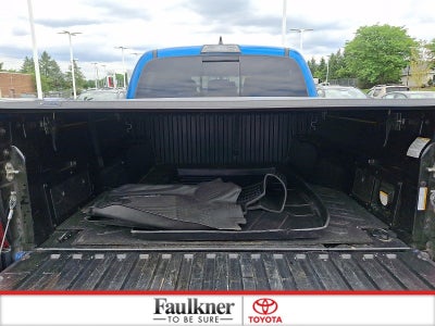 2017 Toyota Tacoma TRD Off Road Double Cab 5' Bed V6 4x4 AT (Natl)