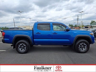 2017 Toyota Tacoma TRD Off Road Double Cab 5' Bed V6 4x4 AT (Natl)