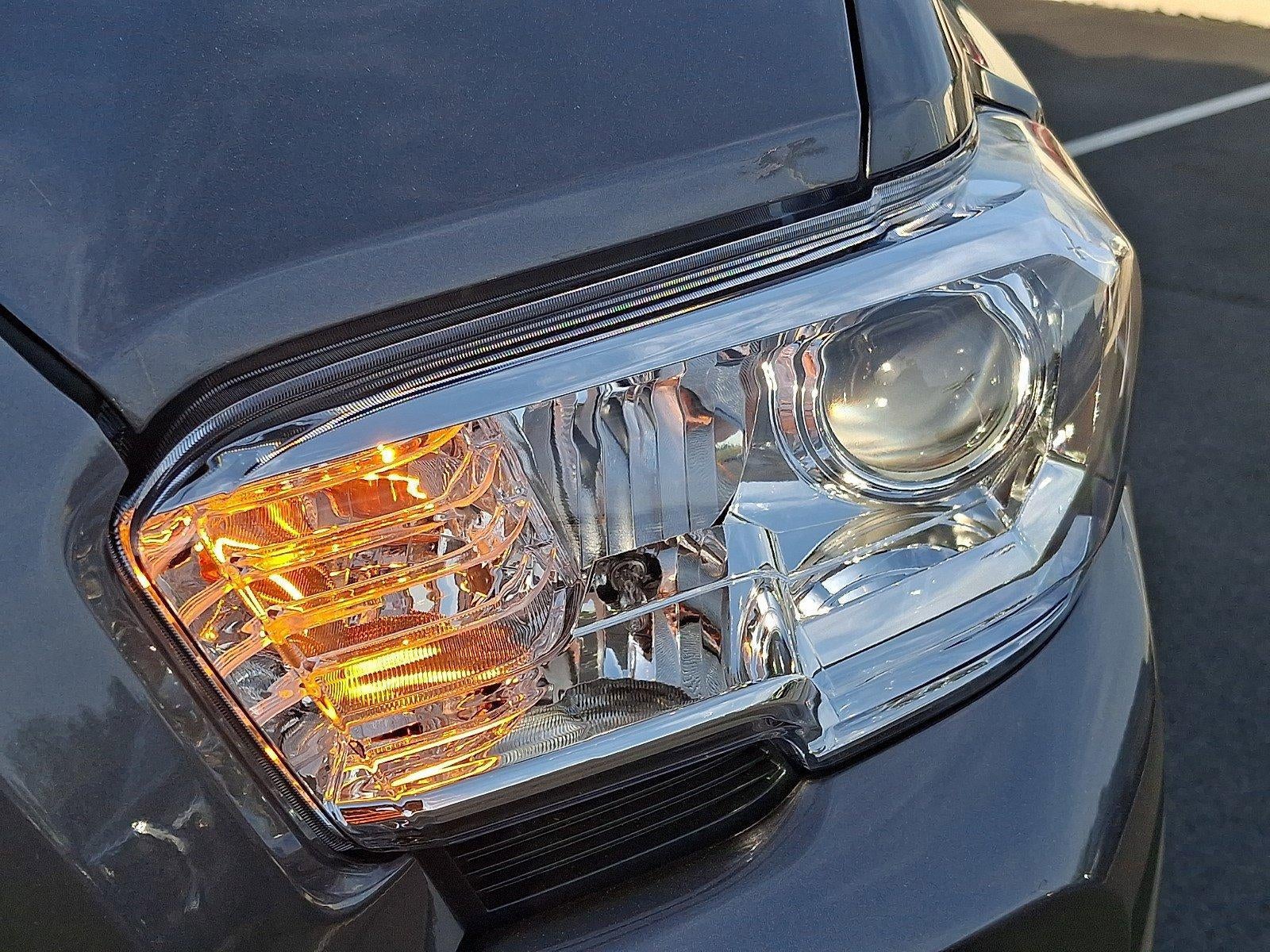 2022 Toyota Tacoma 4WD 4WD SR5 Double Cab 5' Bed V6 AT (GS)