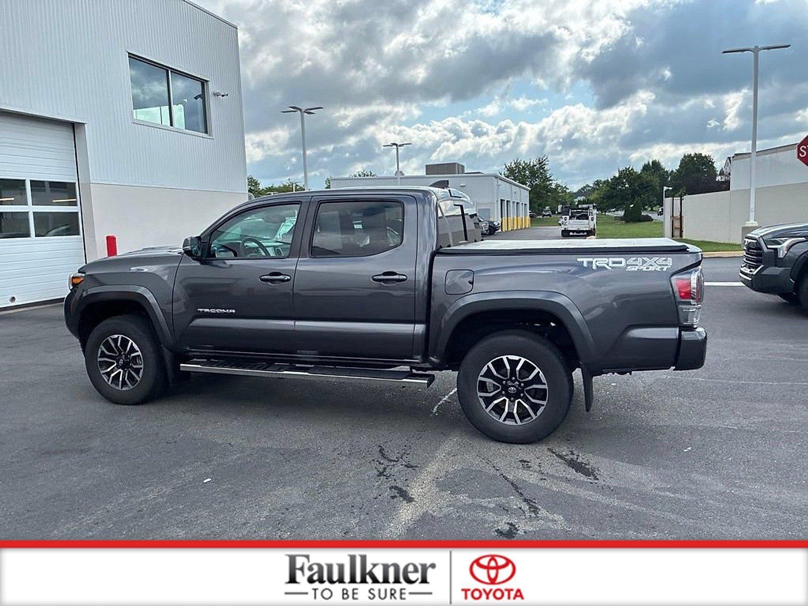 2022 Toyota Tacoma 4WD 4WD SR Double Cab 5' Bed V6 AT (Natl)