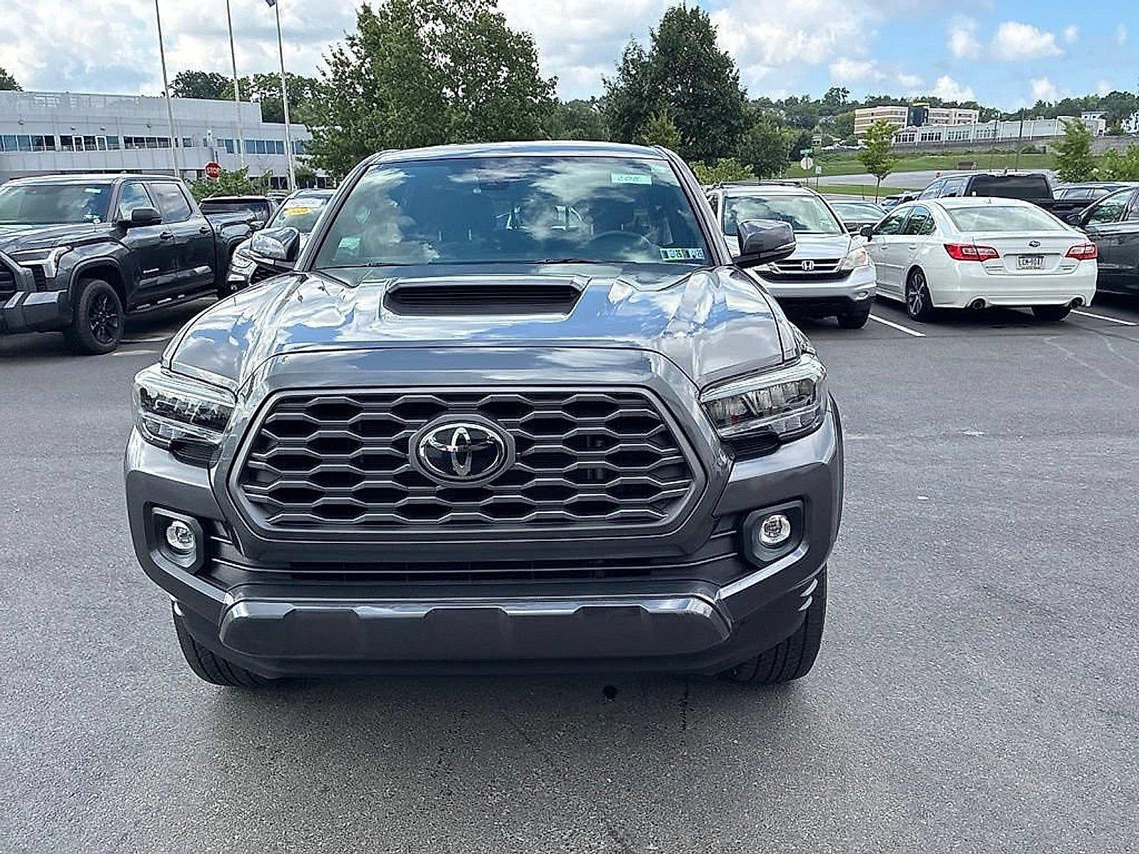 2022 Toyota Tacoma 4WD 4WD SR Double Cab 5' Bed V6 AT (Natl)