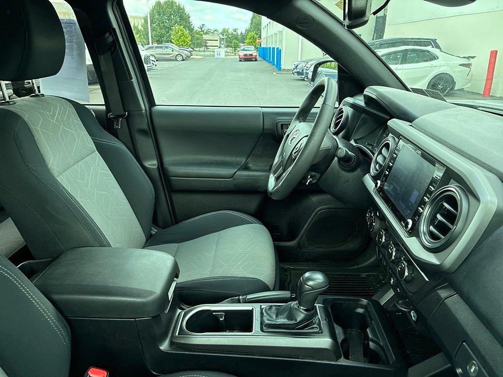 2022 Toyota Tacoma 4WD 4WD SR Double Cab 5' Bed V6 AT (Natl)