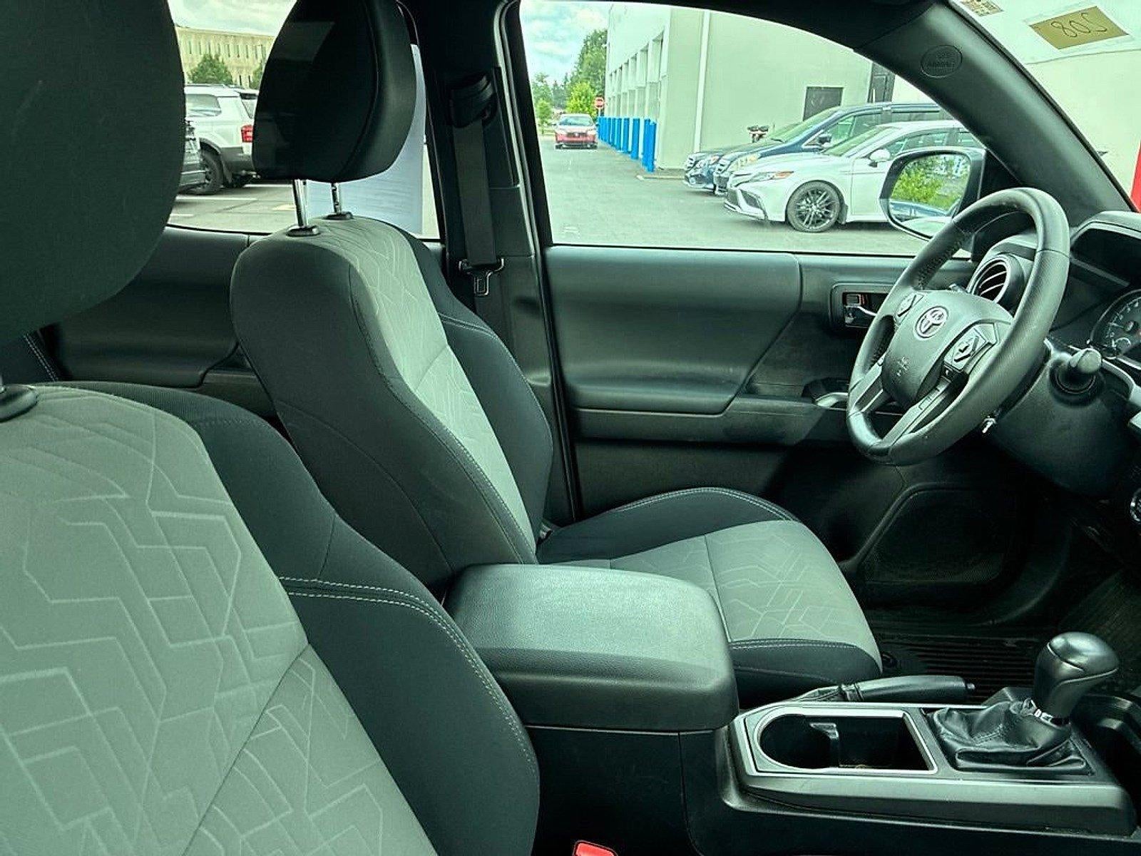 2022 Toyota Tacoma 4WD 4WD SR Double Cab 5' Bed V6 AT (Natl)