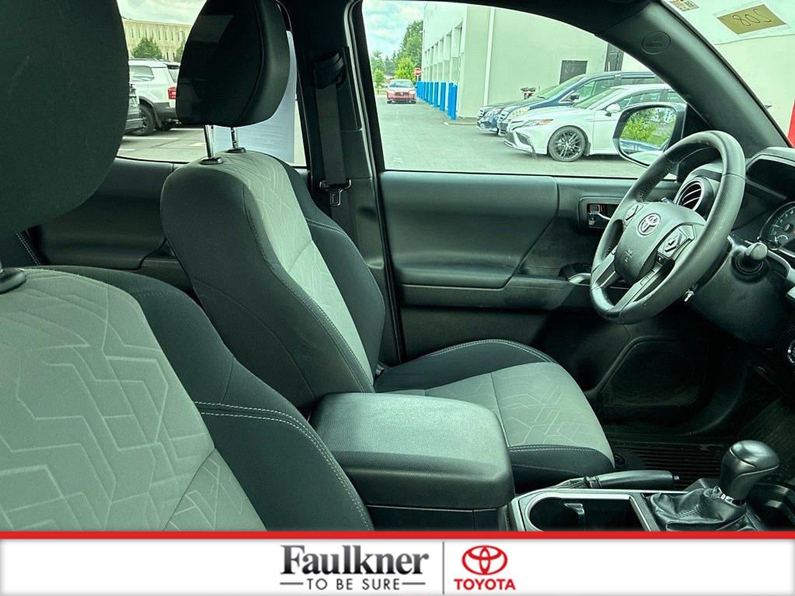2022 Toyota Tacoma 4WD 4WD SR Double Cab 5' Bed V6 AT (Natl)