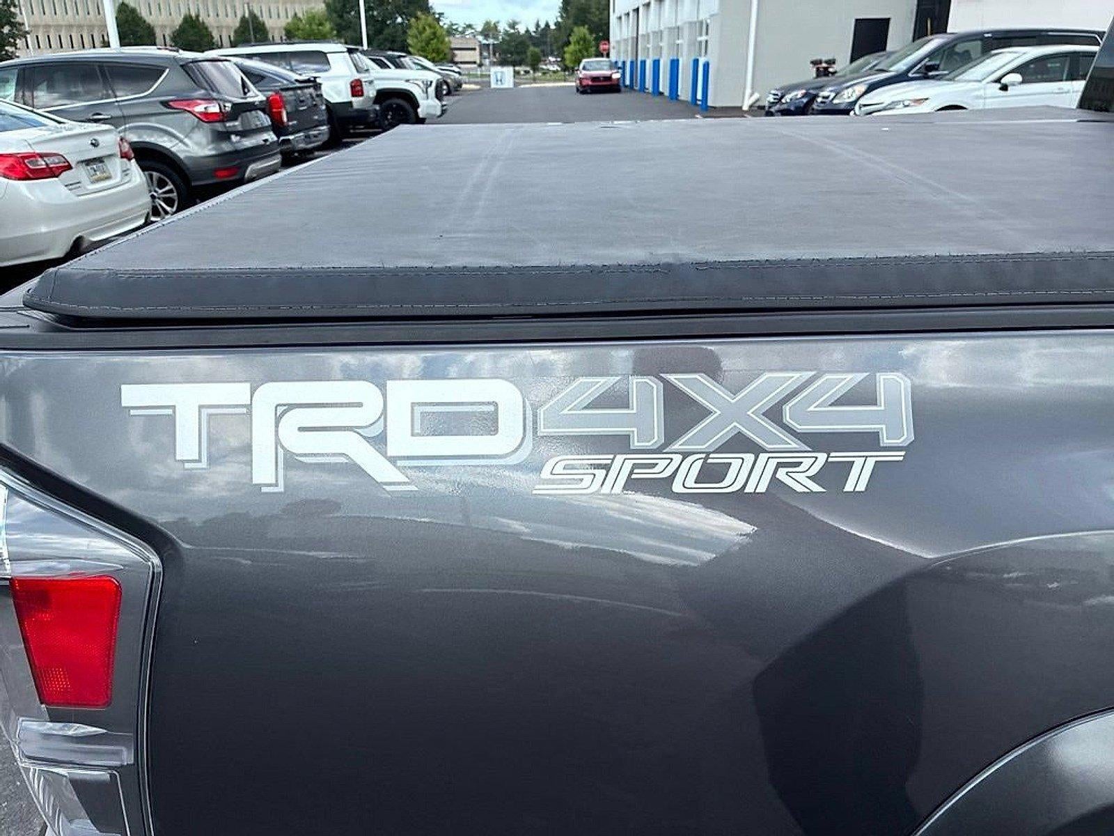 2022 Toyota Tacoma 4WD 4WD SR Double Cab 5' Bed V6 AT (Natl)