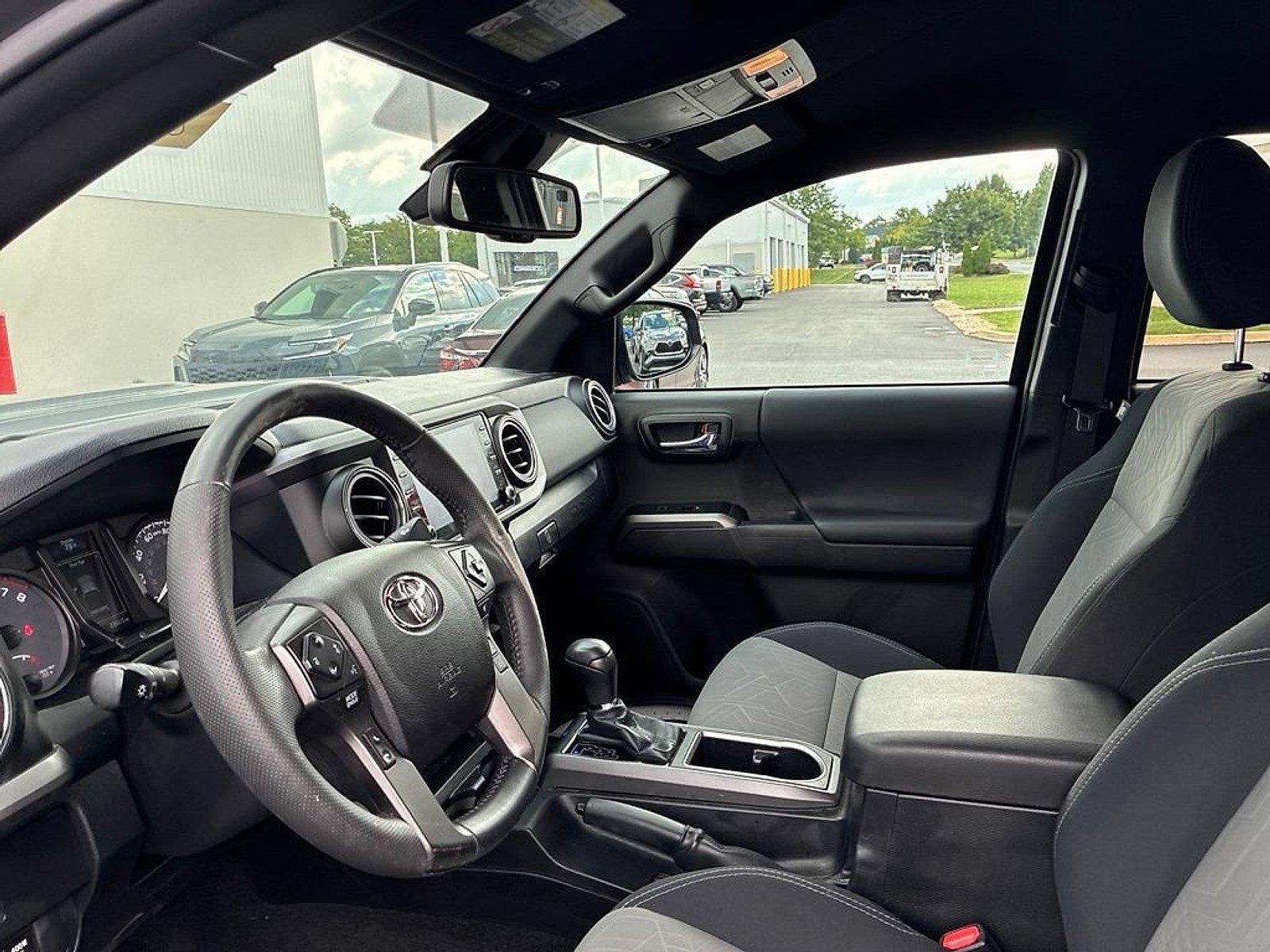2022 Toyota Tacoma 4WD 4WD SR Double Cab 5' Bed V6 AT (Natl)