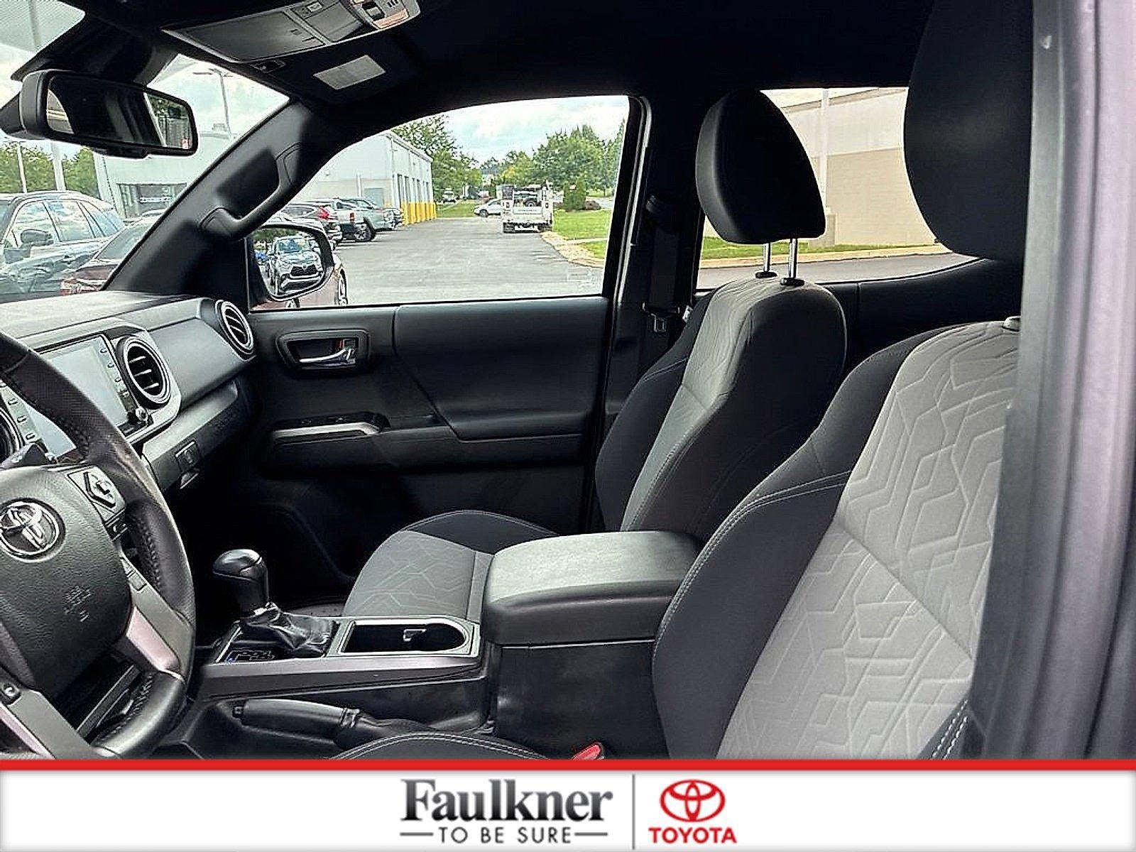 2022 Toyota Tacoma 4WD 4WD SR Double Cab 5' Bed V6 AT (Natl)