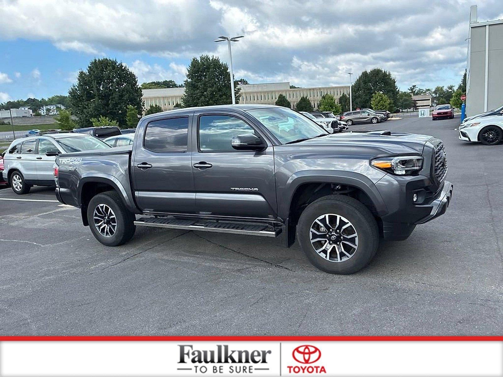 2022 Toyota Tacoma 4WD 4WD SR Double Cab 5' Bed V6 AT (Natl)