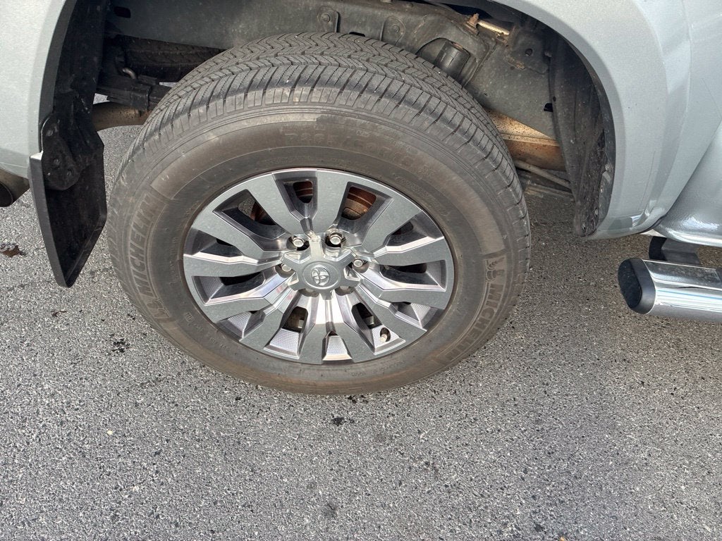 2023 Toyota Tacoma Limited V6