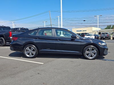 2024 Volkswagen Jetta SE Auto