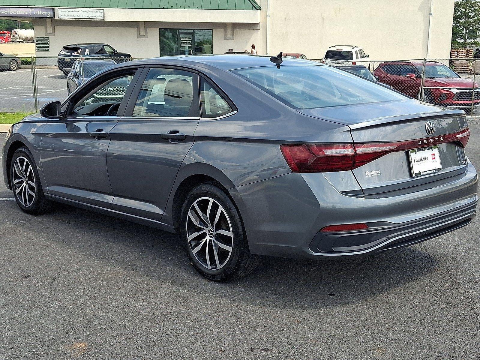 2025 Volkswagen Jetta SE Auto