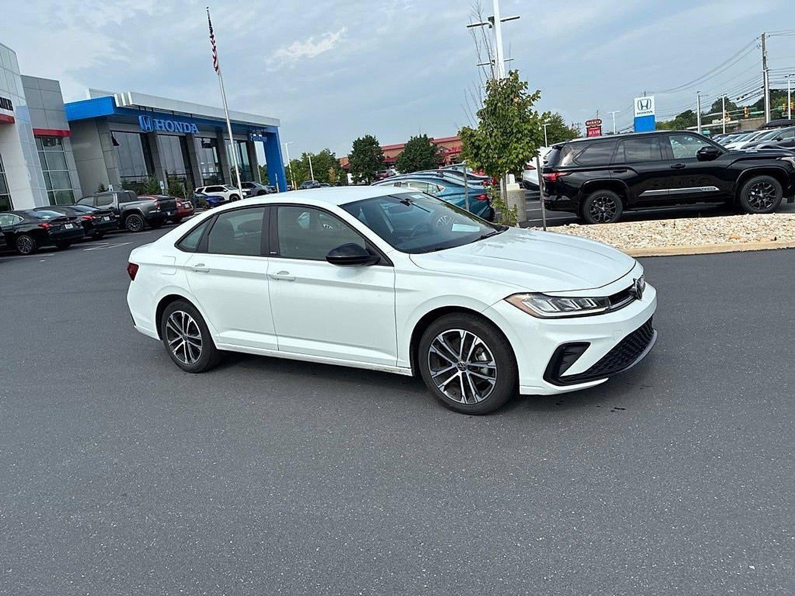 2025 Volkswagen Jetta Sport Auto