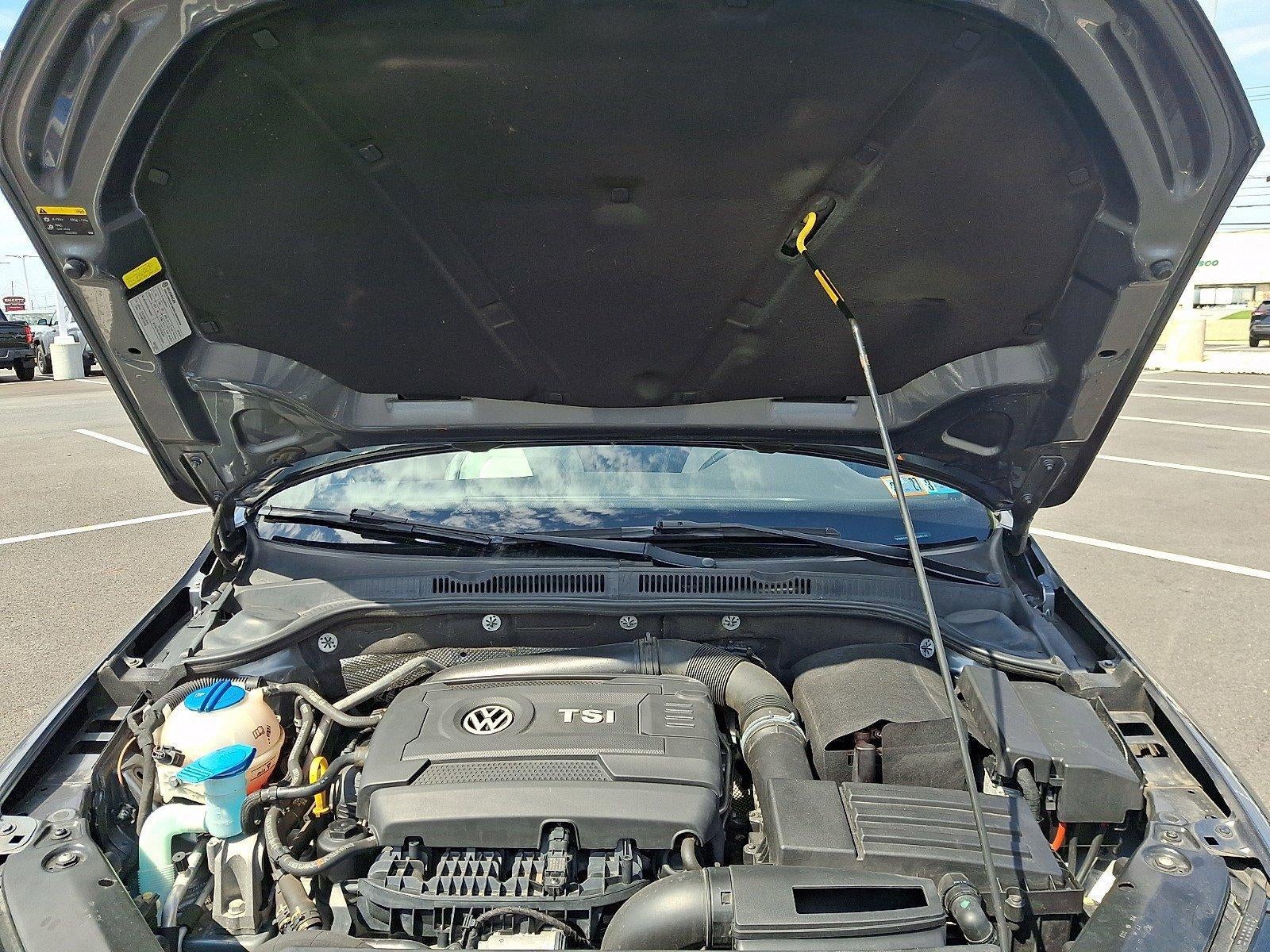 2016 Volkswagen Jetta 4dr Auto 1.8T Sport PZEV Sedan