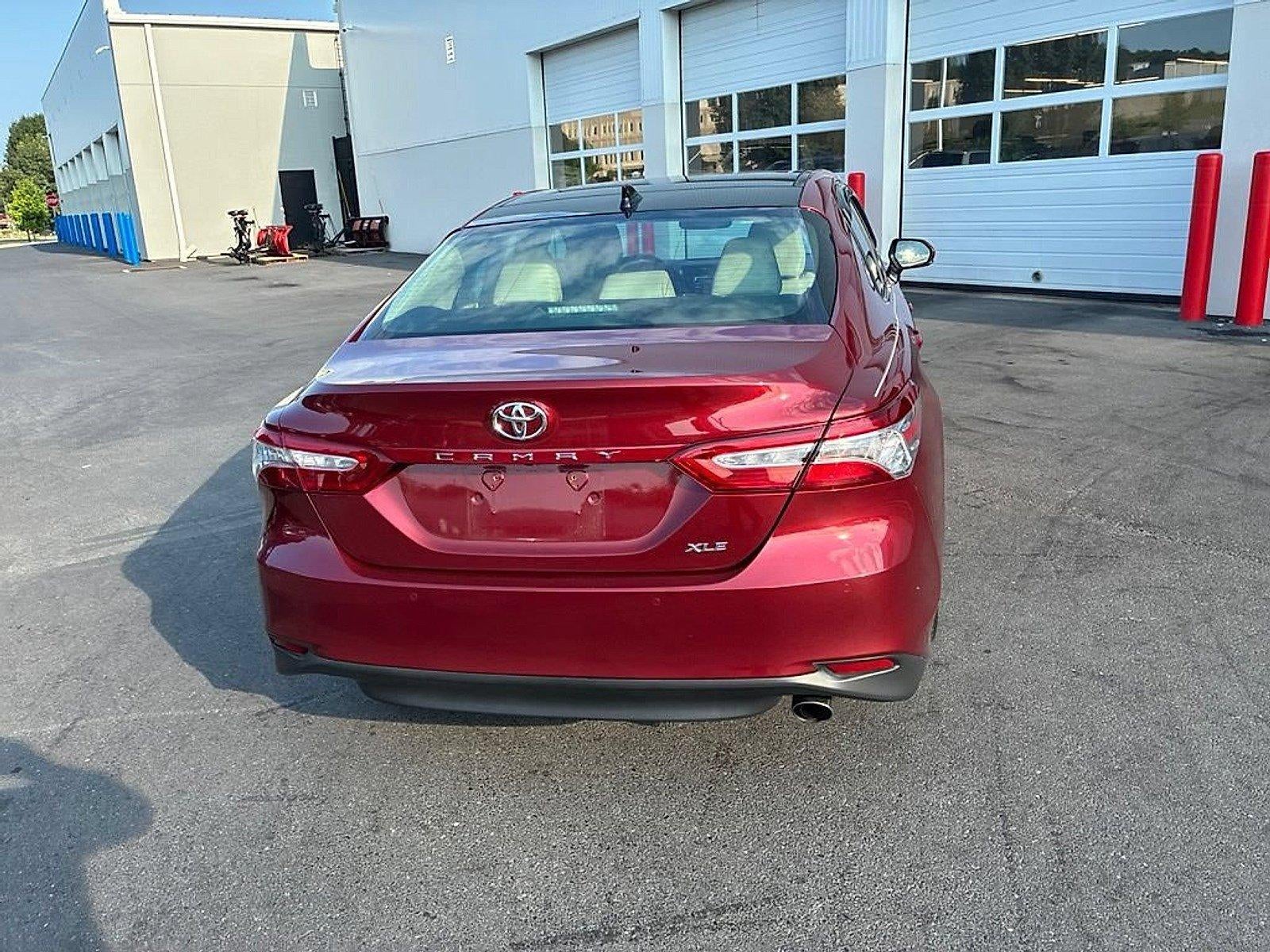 2018 Toyota Camry XLE Auto (SE)
