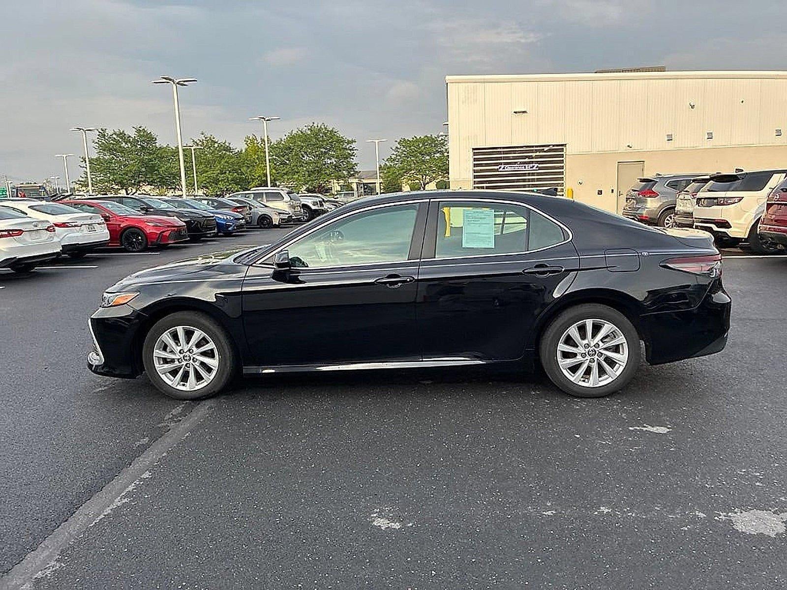 2023 Toyota Camry LE Auto (SE)