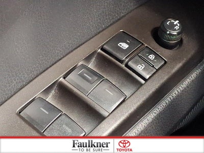 2023 Toyota Camry LE Auto (SE)