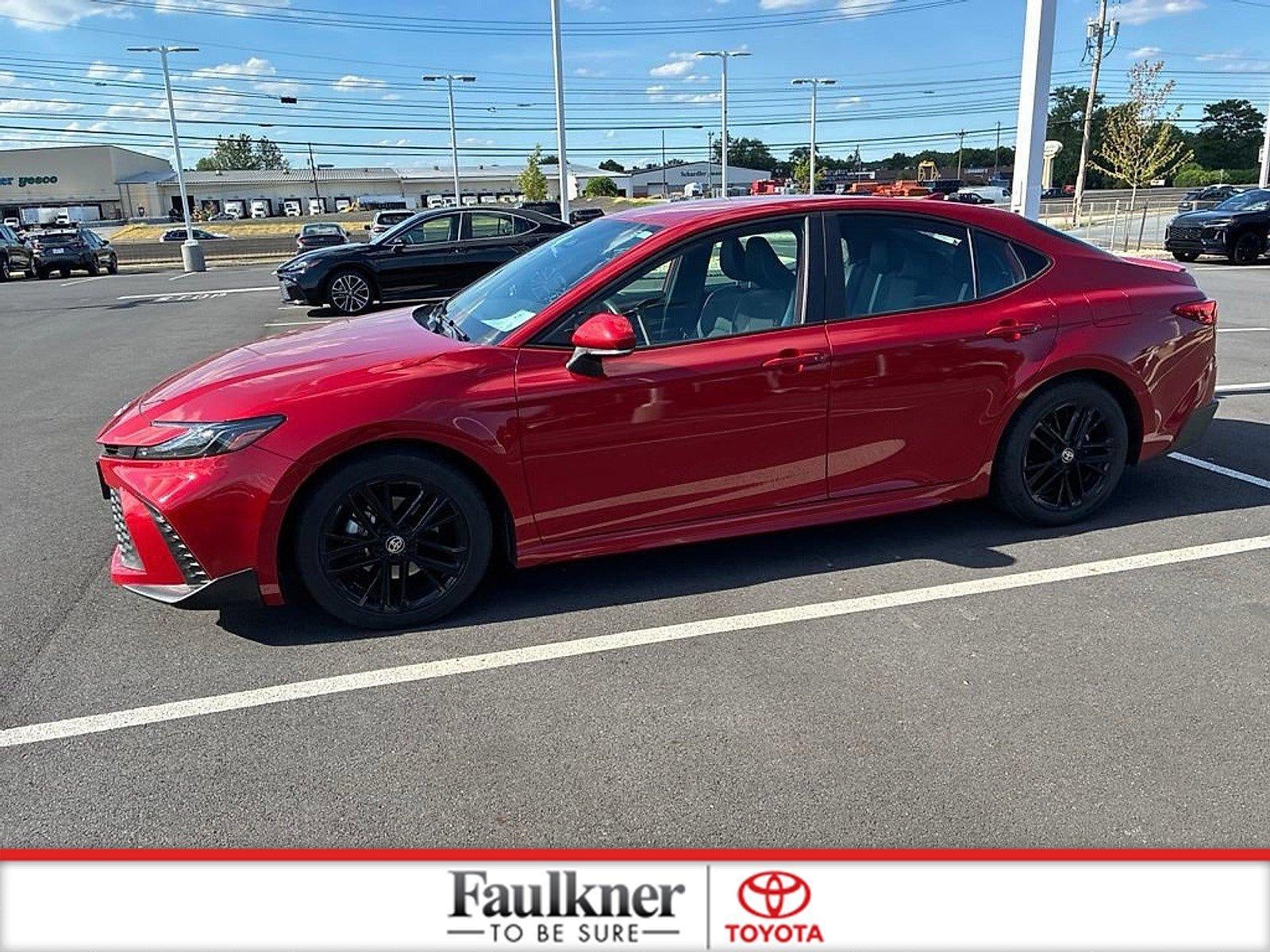 2025 Toyota Camry SE (SE)