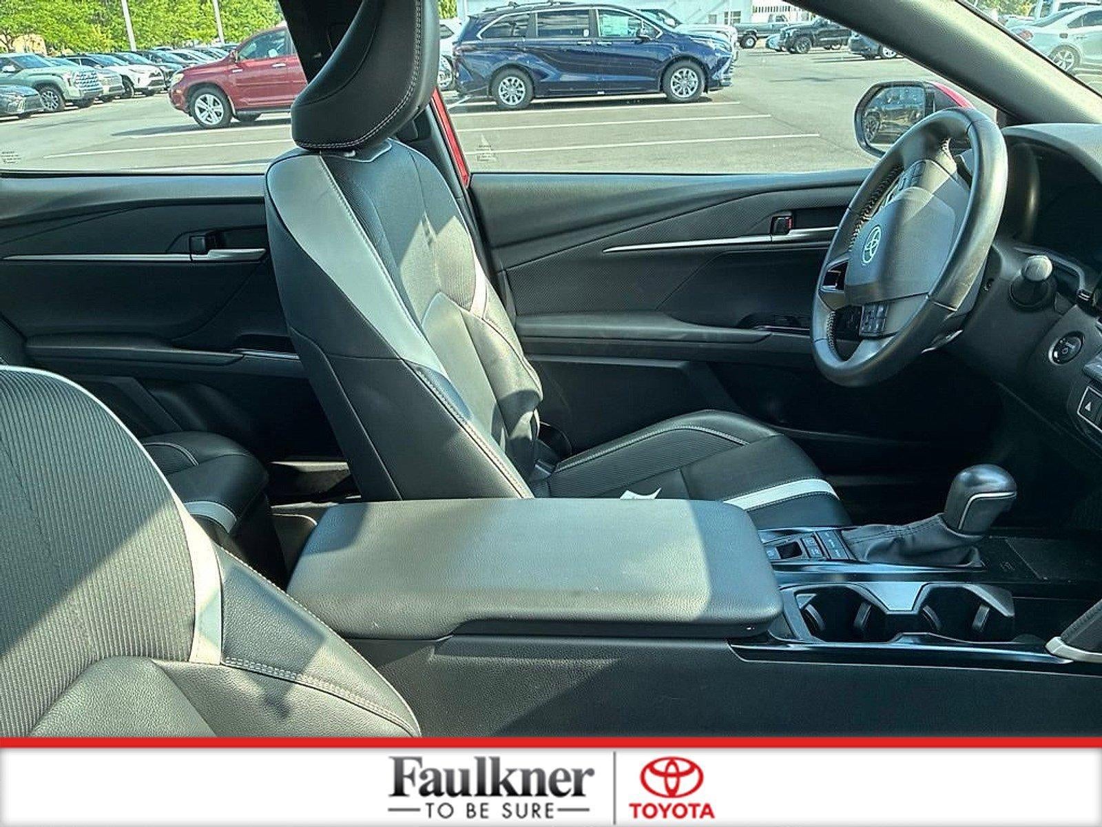 2025 Toyota Camry SE (SE)