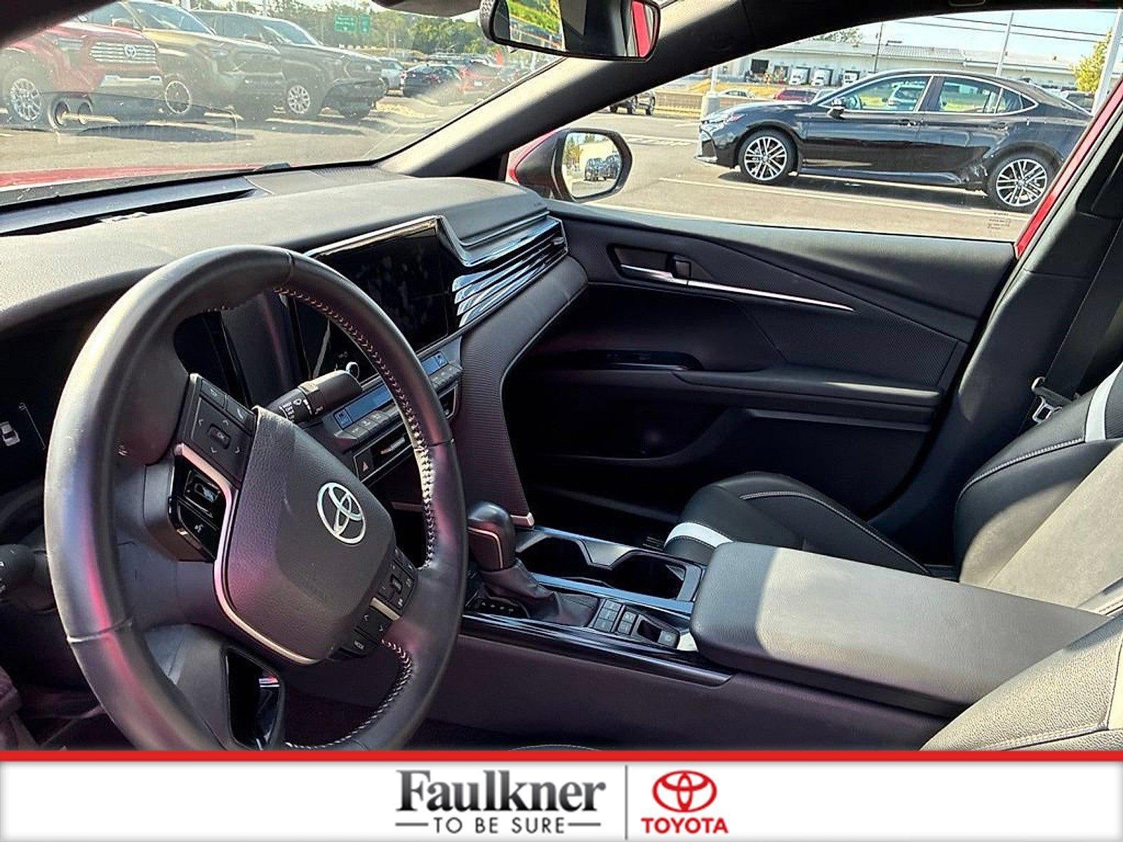 2025 Toyota Camry SE (SE)