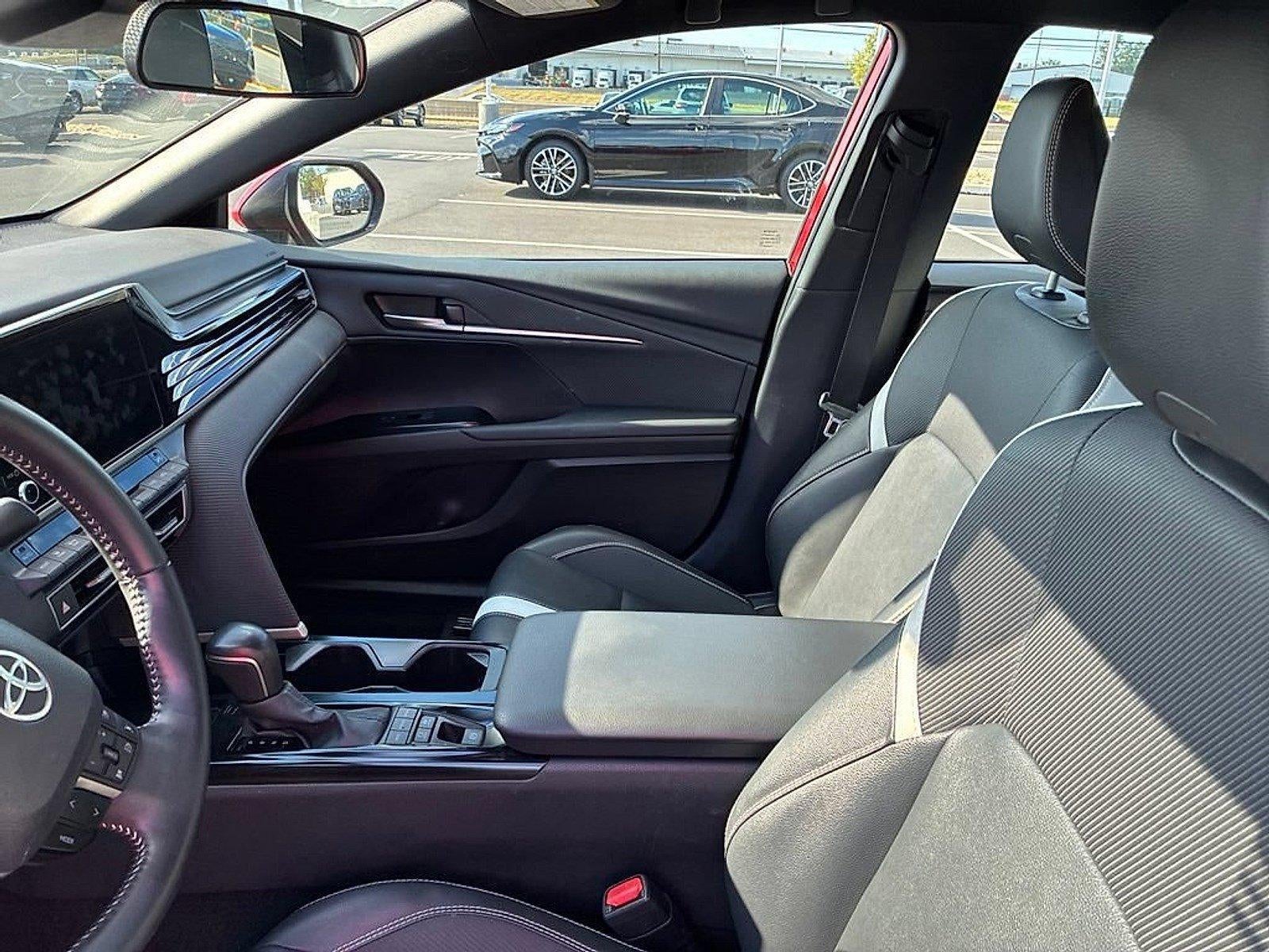 2025 Toyota Camry SE (SE)