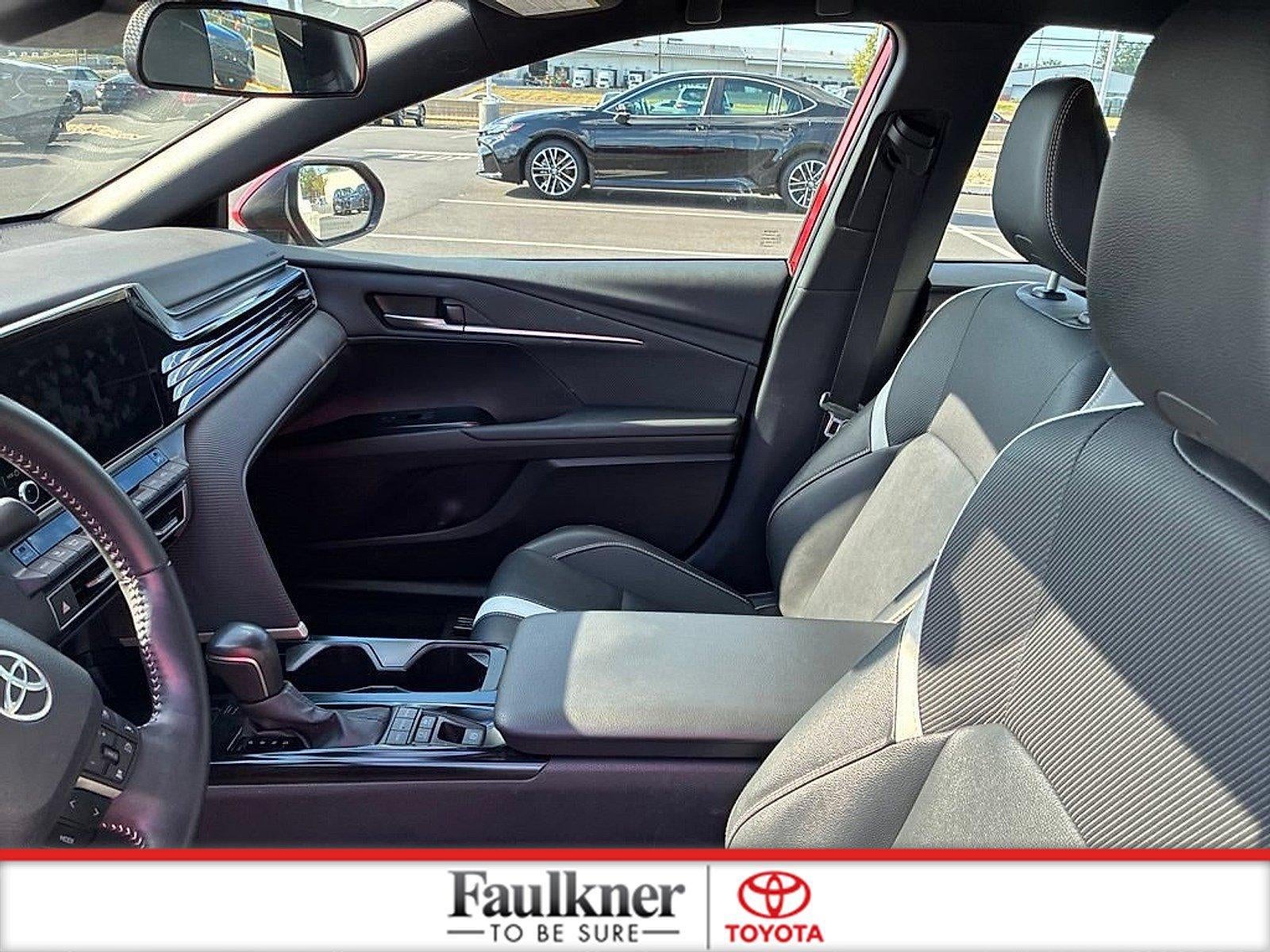 2025 Toyota Camry SE (SE)