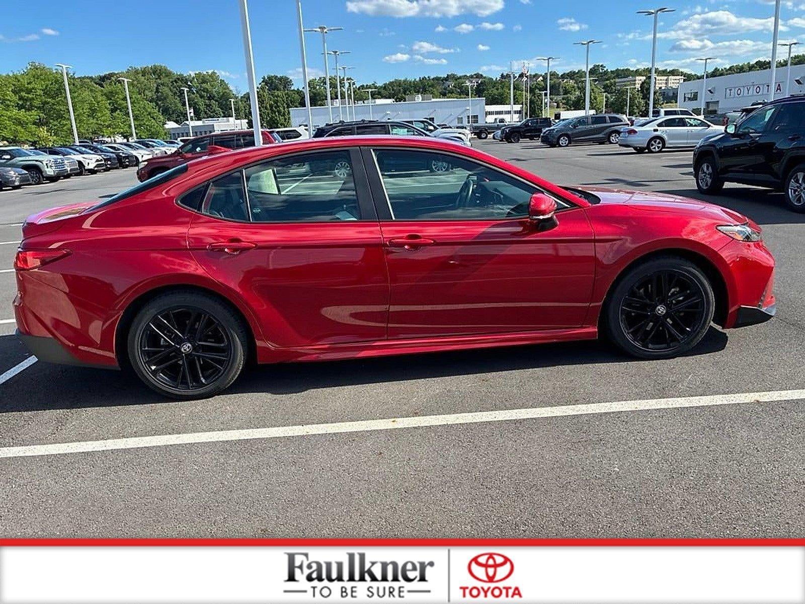 2025 Toyota Camry SE (SE)