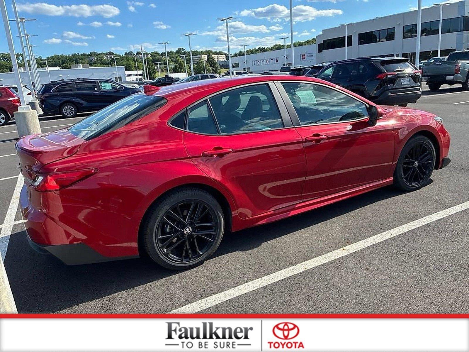 2025 Toyota Camry SE (SE)